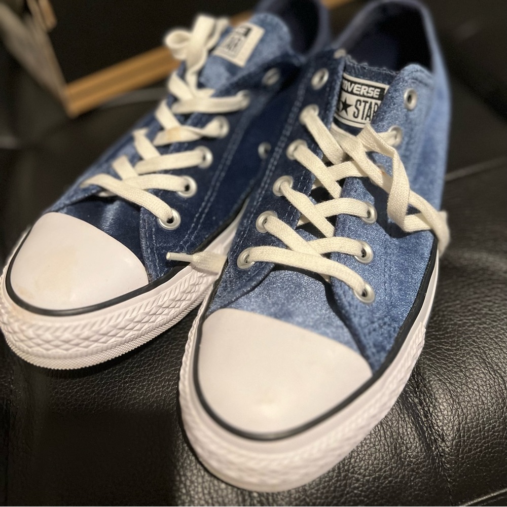 Blue Velvet - Women Converse - size 9.